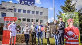 Ökologische Partnerschaft AT&S und Saubermacher stehen vor dem AT&S Headquarter