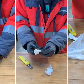 Batteriepole richtig abkleben für sichere Entsorgung (c) 2026, Saubermacher Mitarbeiter in Schutzkleidung klebt bei einer Haushaltsbatterie nur die Pole mit einem kleinen Stück Klebeband ab, um Funkenbildung und Brandgefahr in der Batteriesortierung zu vermeiden (c) 2026, Saubermacher