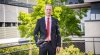 Manfred König gibt Tipps zur Starkregen-Vorsorge © 2025, Saubermacher_Majland Manfred König von Saubermacher Kanalservices vor einem Gebäude; er erklärt, wie regelmäßige Wartung von Sickerschächten und Kanälen Wasserschäden bei Starkregen vorbeugen kann Manfred König von Saubermacher Kanalservices vor einem Gebäude; er erklärt, wie regelmäßige Wartung von Sickerschächten und Kanälen Wasserschäden bei Starkregen vorbeugen kann © 2025, Saubermacher_Majland